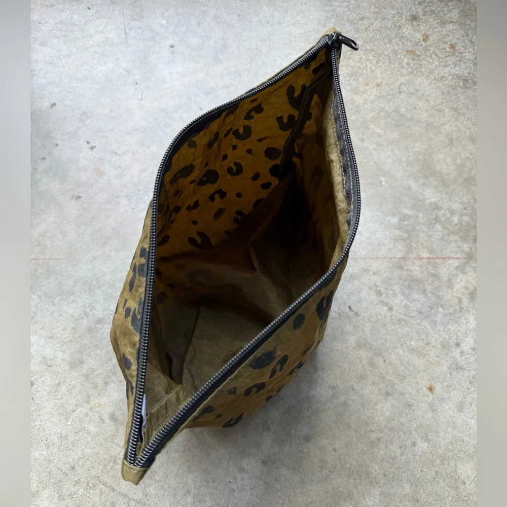 BAGGU Leopard Print Go Pouch in Olive and Black